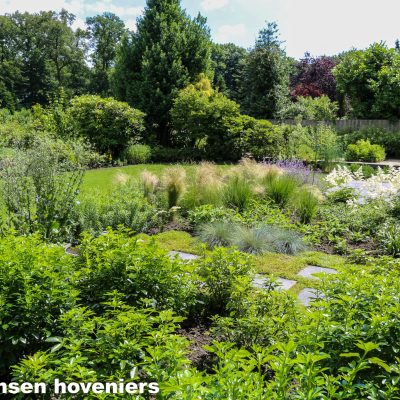 Overzicht tuin en moestuin